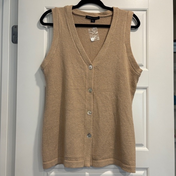 Tan Sleeveless Button-Up Top and Pants Set - Picture 4 of 5